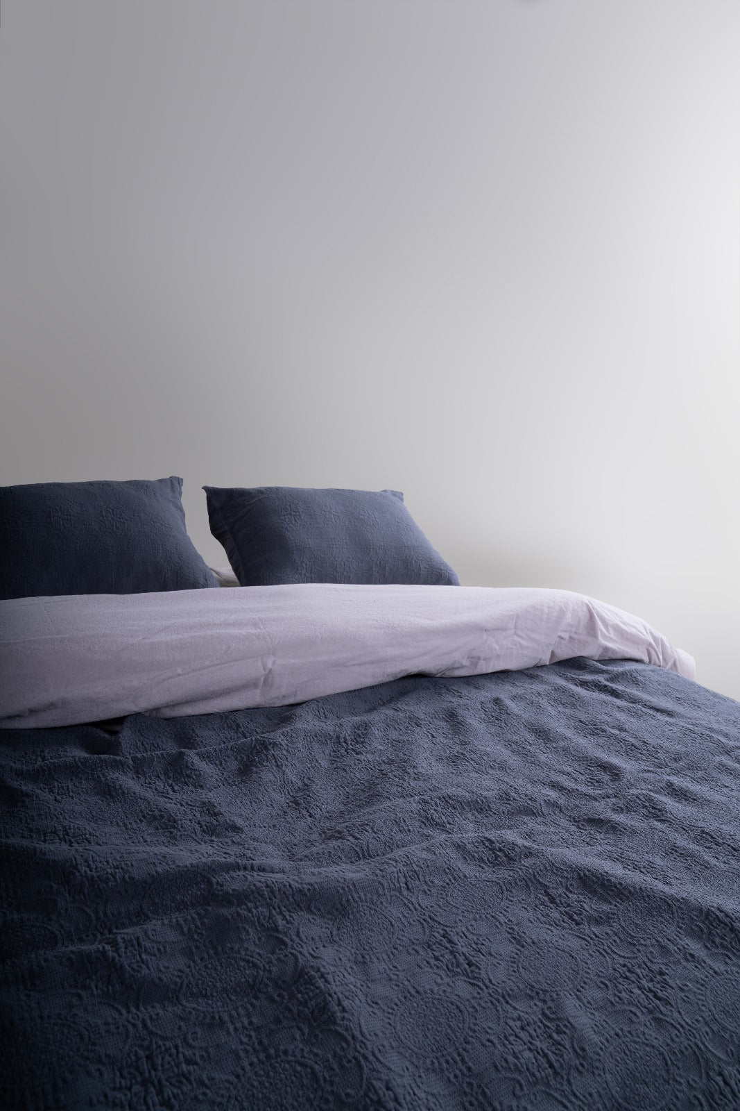 Midnight Woven Set – Deep Indigo Jacquard Bedspread & Pillowcases