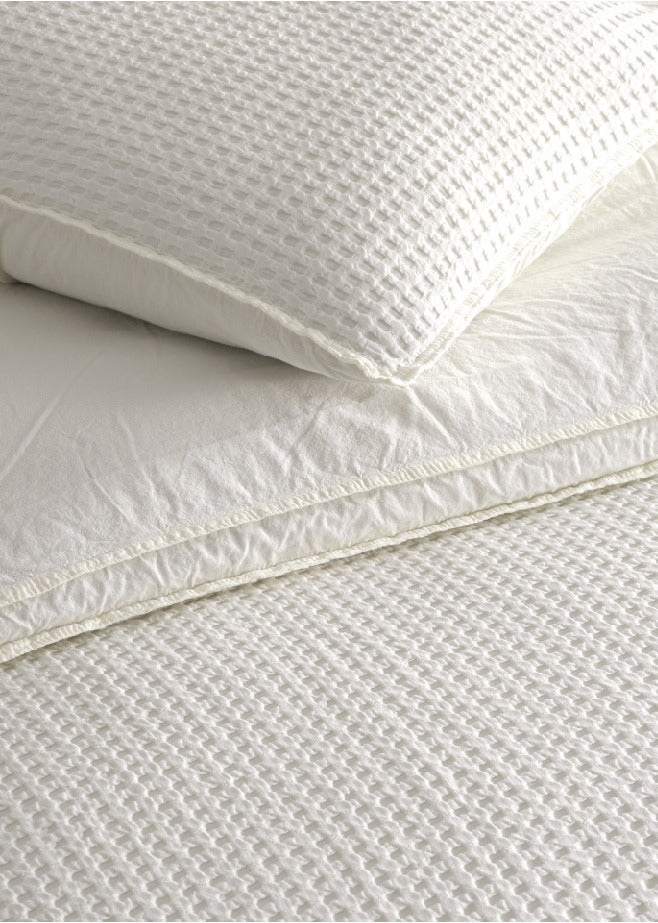 Luxury Waffle Bianco Textured Bedspread – 100% Cotton, Serene Hues | Mila Home