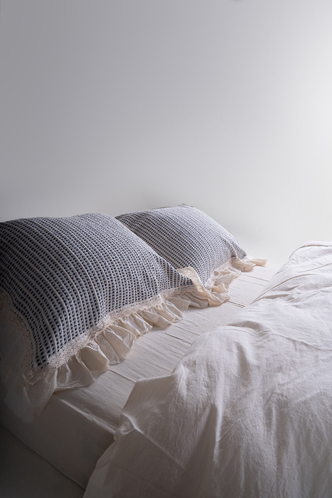 Luxury Bella Calm Ruffle Set – Bedspread & Pillowcase