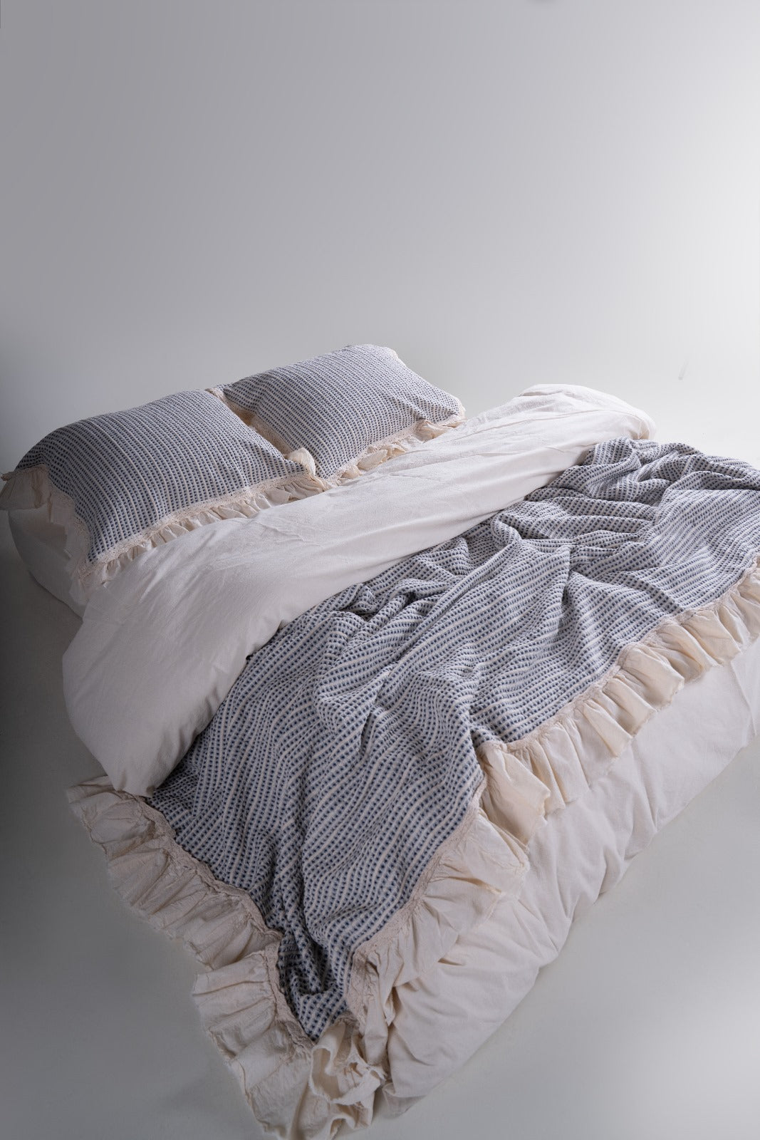Luxury Bella Calm Ruffle Set – Bedspread & Pillowcase