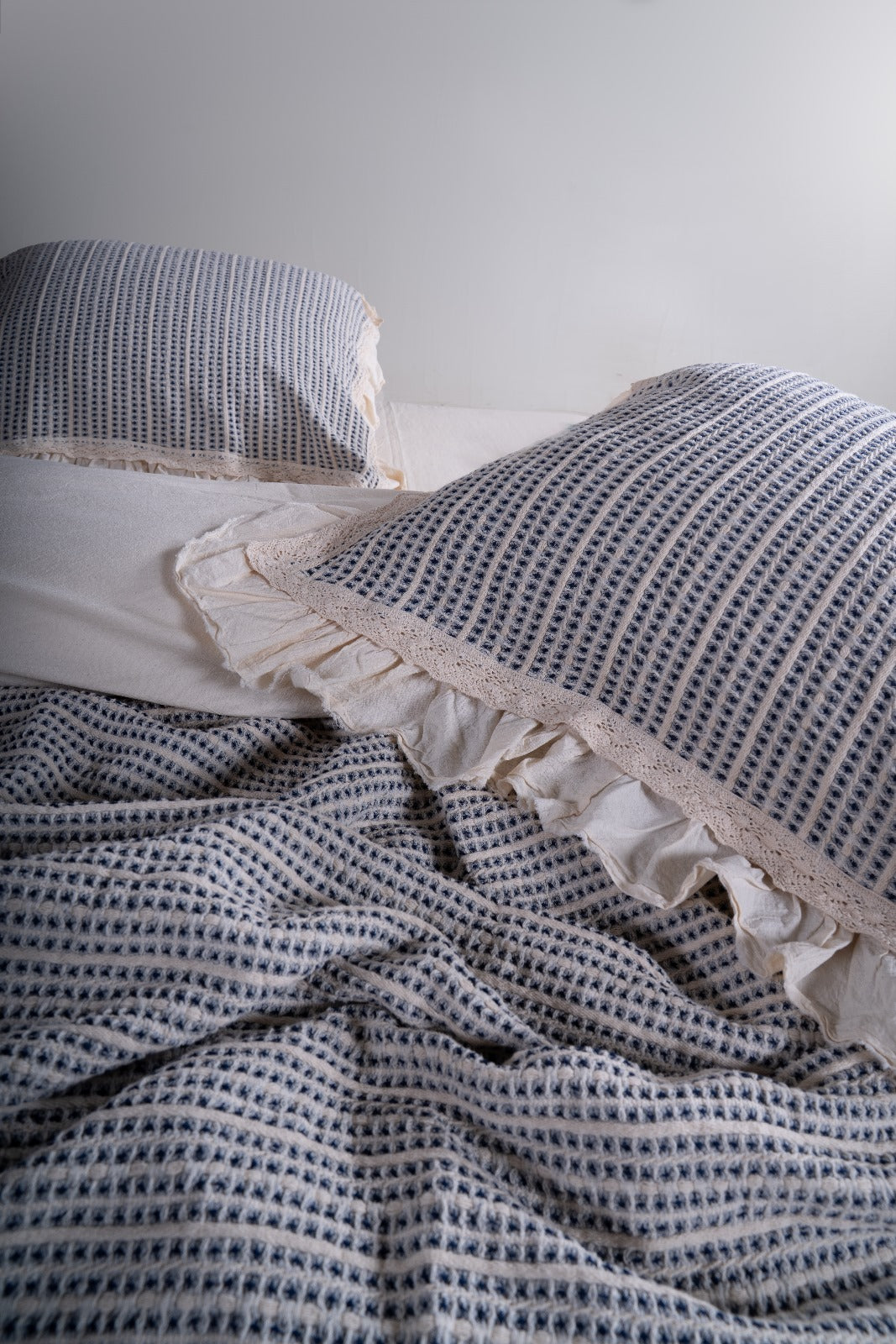 Luxury Bella Calm Ruffle Set – Bedspread & Pillowcase