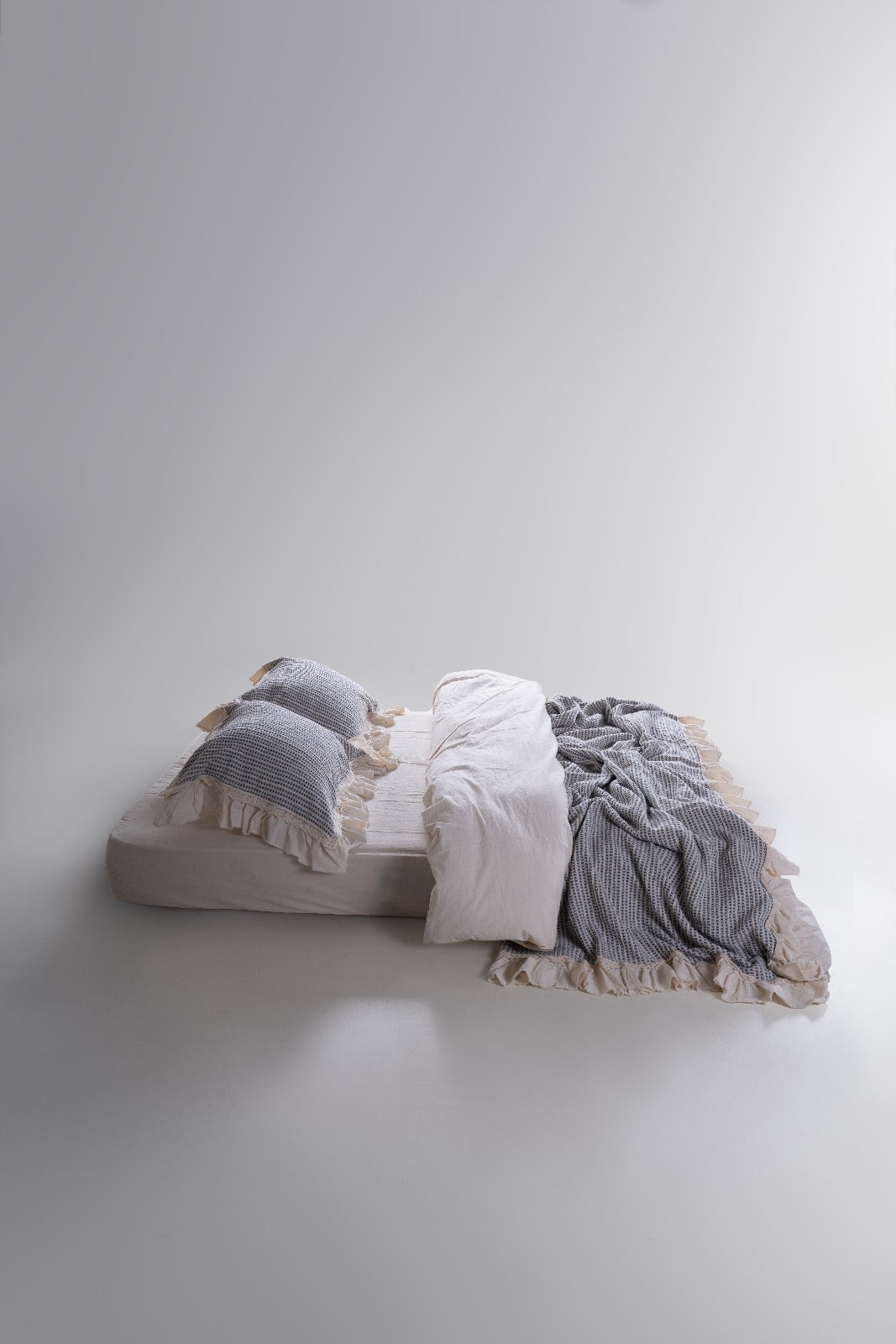Luxury Bella Calm Ruffle Set – Bedspread & Pillowcase