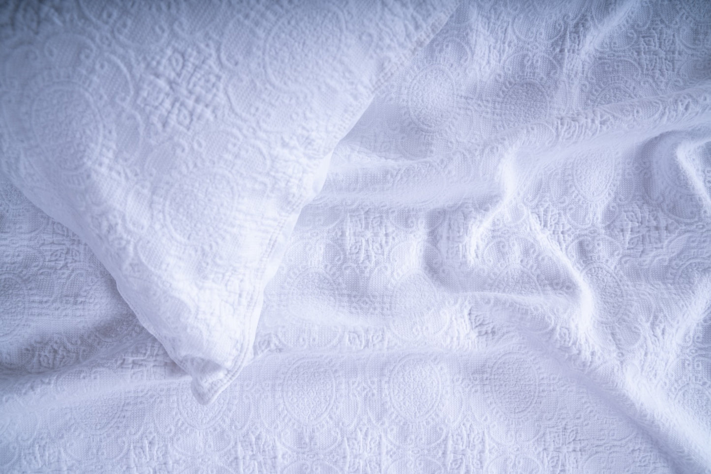 Rilievo Romantic White - Jacquard Bedspread & Pillowcases