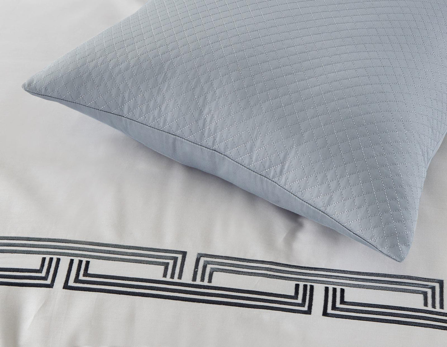 Hotel Collection – Architect Edition | Luxury Cloud White Bedding Set with Geometric Embroidery – 300 Thread Count Premium Cotton – 6-Piece Duvet Cover Set