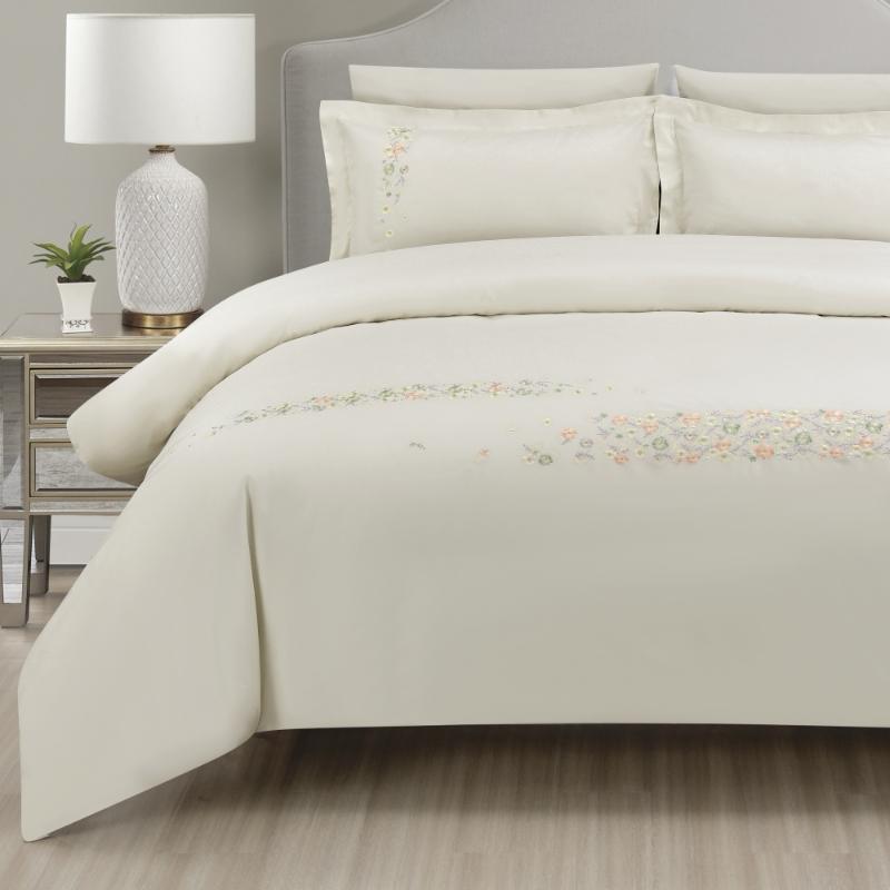 Hotel Collection – Bloom Edition | Luxury Cream White Bedding Set with Pastel Floral Embroidery – 300 Thread Count Premium Cotton – 6-Piece Duvet Cover Set