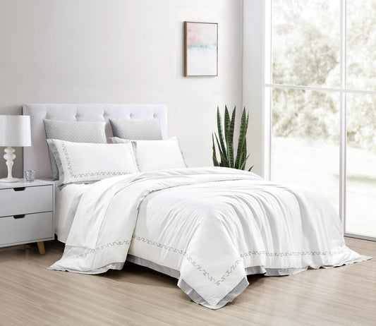 Hotel Collection – Timeless Diana Edition | Luxury Soft White Bedding Set with Double-Line Embroidery – 300 Thread Count Premium Cotton – 6-Piece Duvet Cover Set (Copy)