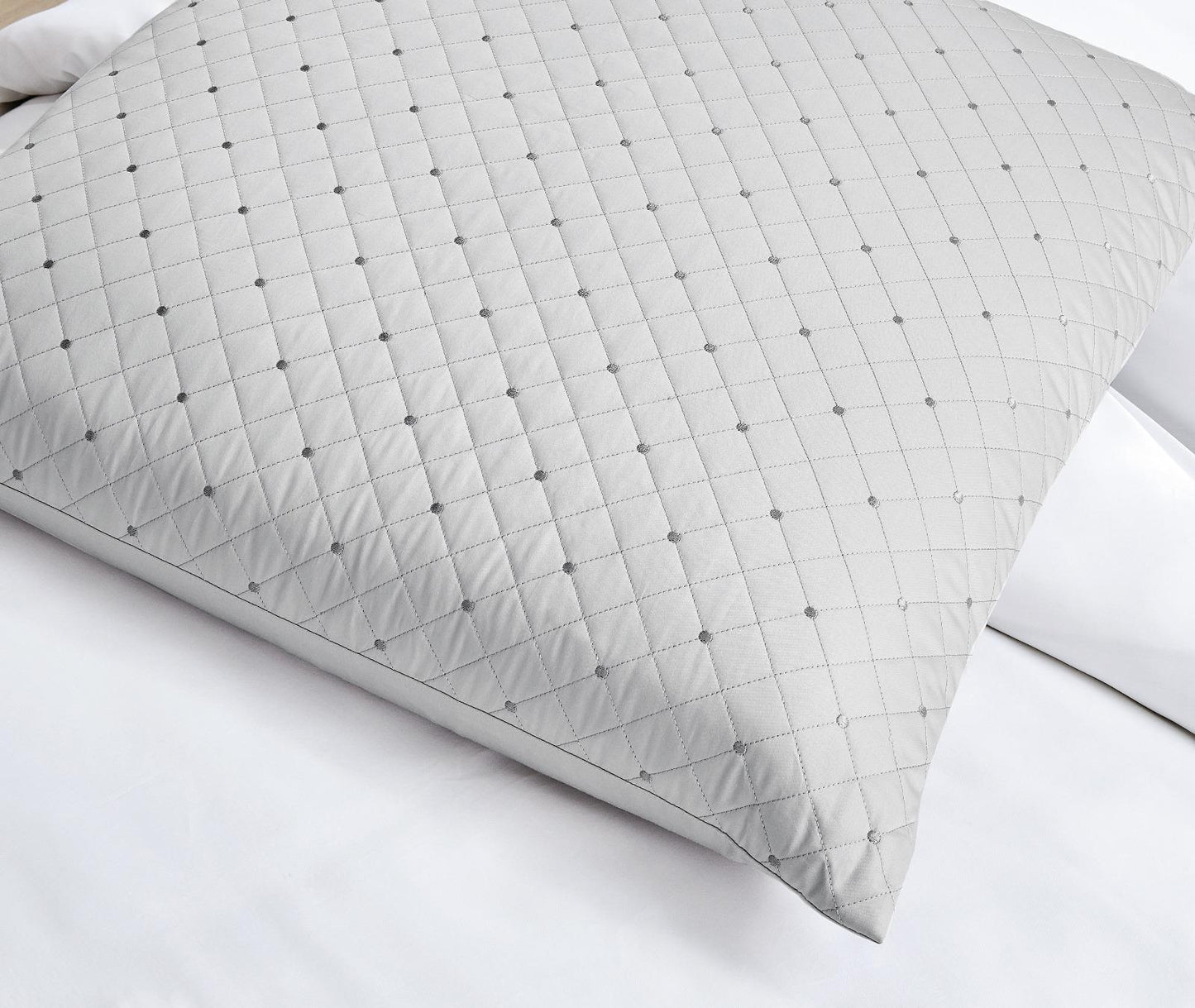 Hotel Collection – Timeless Diana Edition | Luxury Soft White Bedding Set with Double-Line Embroidery – 300 Thread Count Premium Cotton – 6-Piece Duvet Cover Set (Copy)