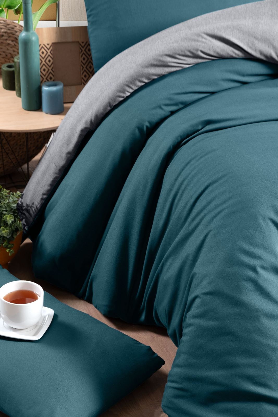 Green and Gray Modern Minimalist Bedding Set with Fitted Sheet - Sleek Bedroom Decor, Soft Fabric, Stylish Design Cotton Bedlinen Set