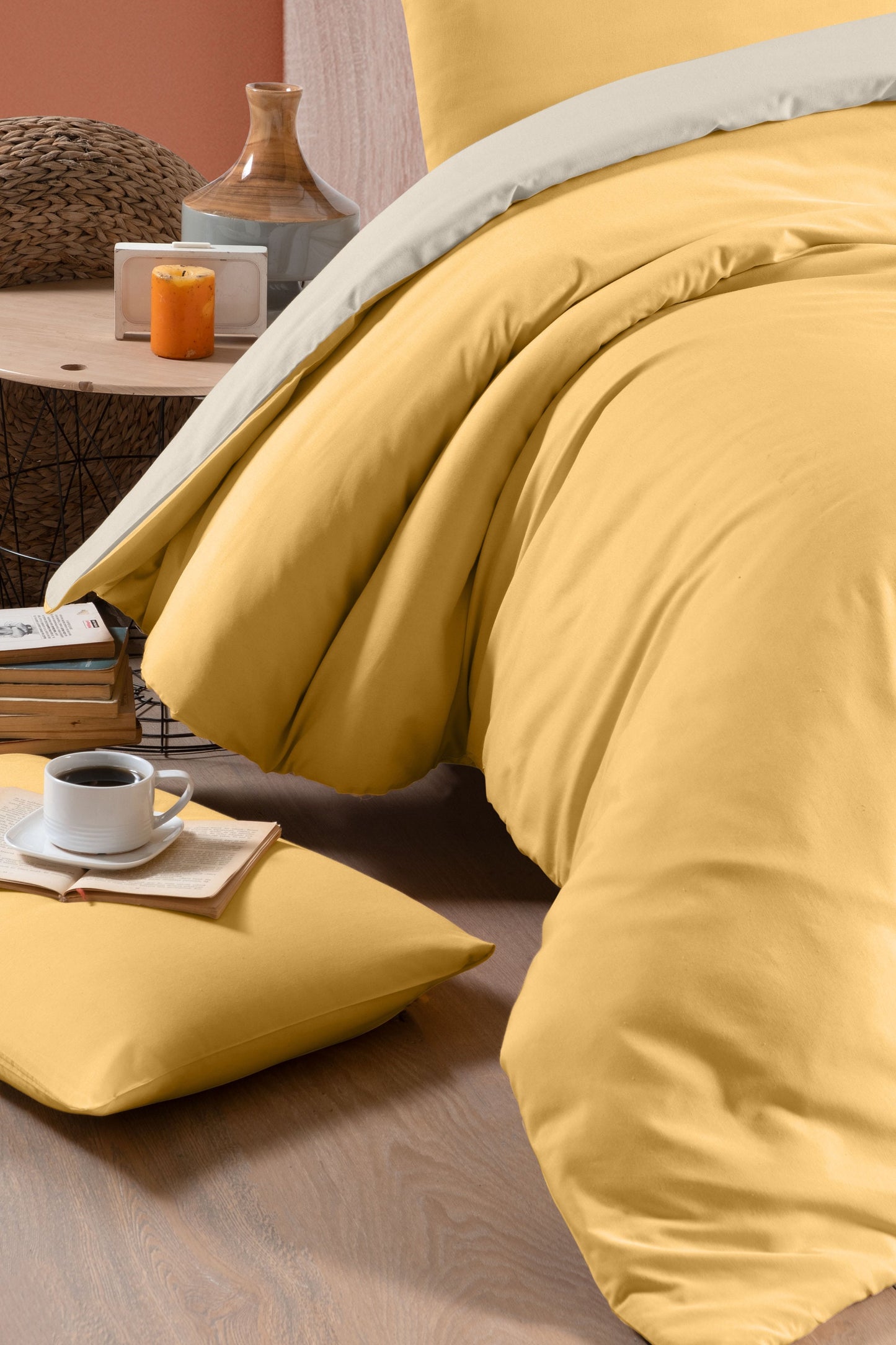 Yellow and Cream Modern Minimalist Bedding Set with Fitted Sheet - Sleek Bedroom Decor, Soft Fabric, Stylish Design Cotton Bedlinen Set