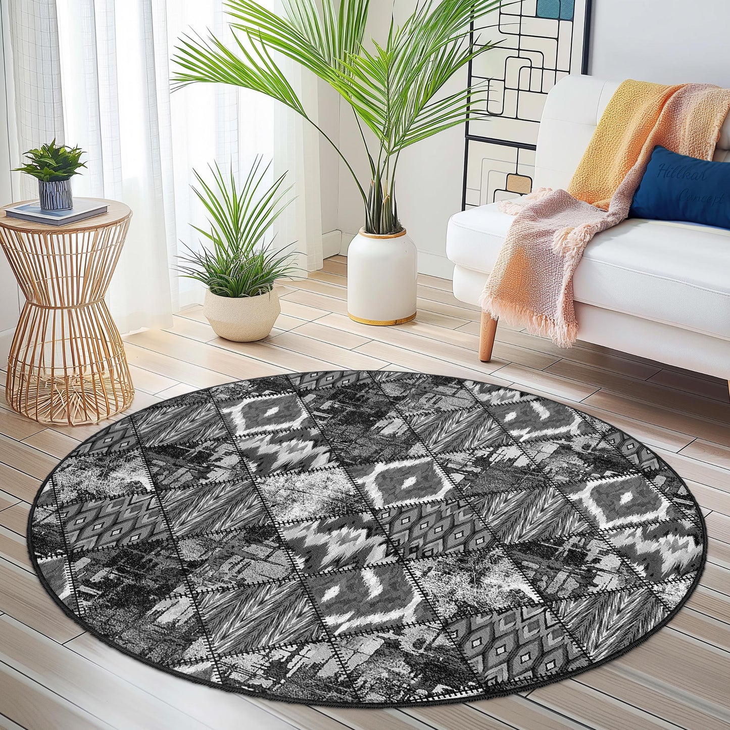 Geometric Black and White Round Area Rug, Modern Circle Rug, Boho Chic Living Room Decor, Soft Round Carpet, Stylish Home Accessory