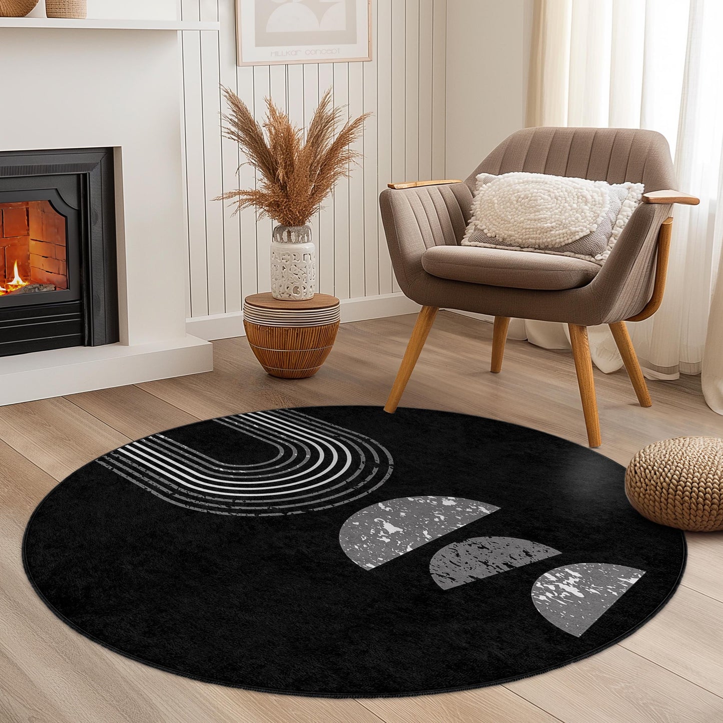 Black and White Geometric Round Area Rug: Modern Minimalist Decor