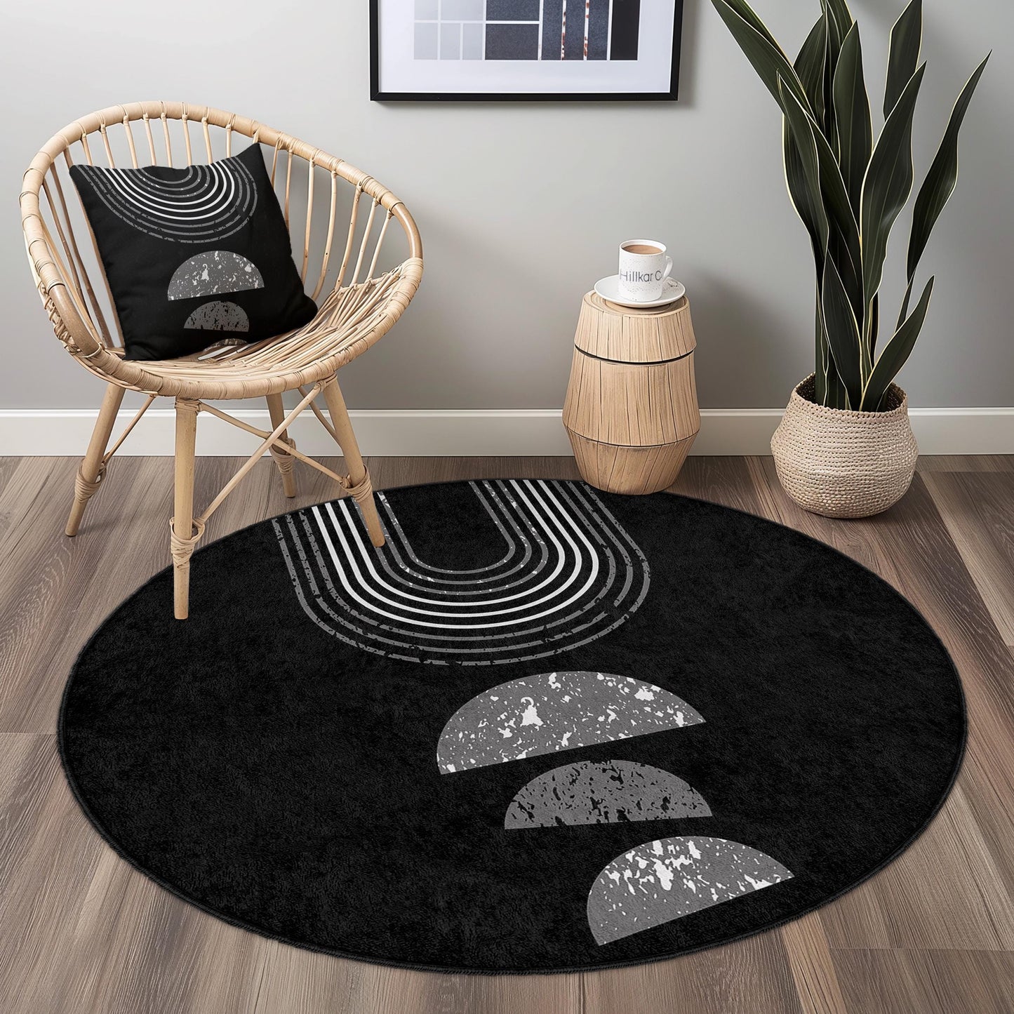 Black and White Geometric Round Area Rug: Modern Minimalist Decor