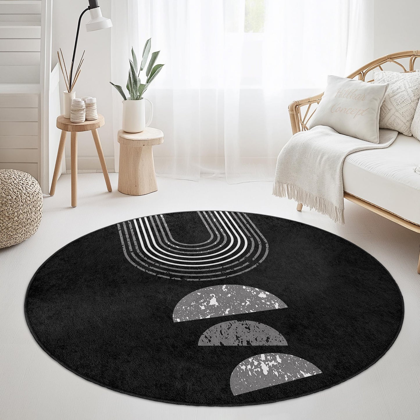 Black and White Geometric Round Area Rug: Modern Minimalist Decor