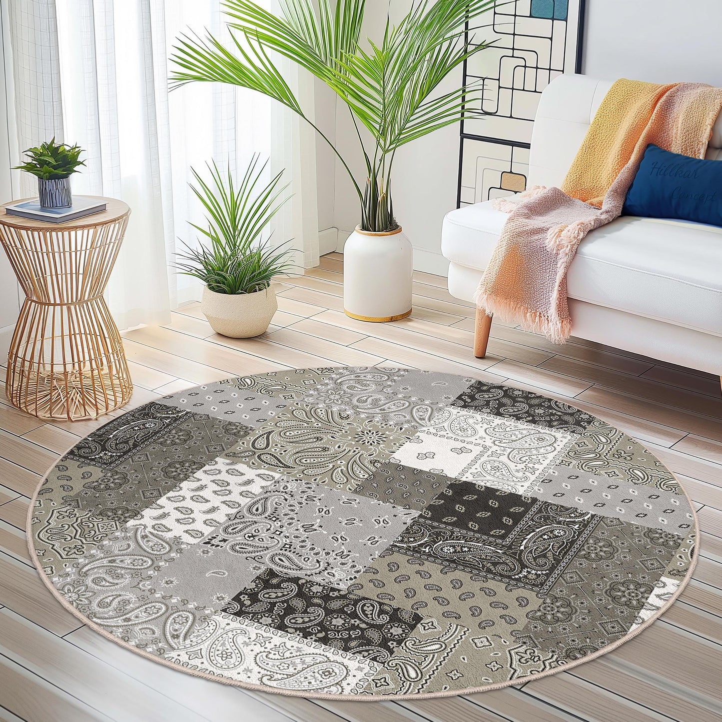 Chic Grey Bandana Print Round Area Rug, Stylish Round Carpet for Living Room, Bohemian Round Rug, Soft Decorative Floor Mat