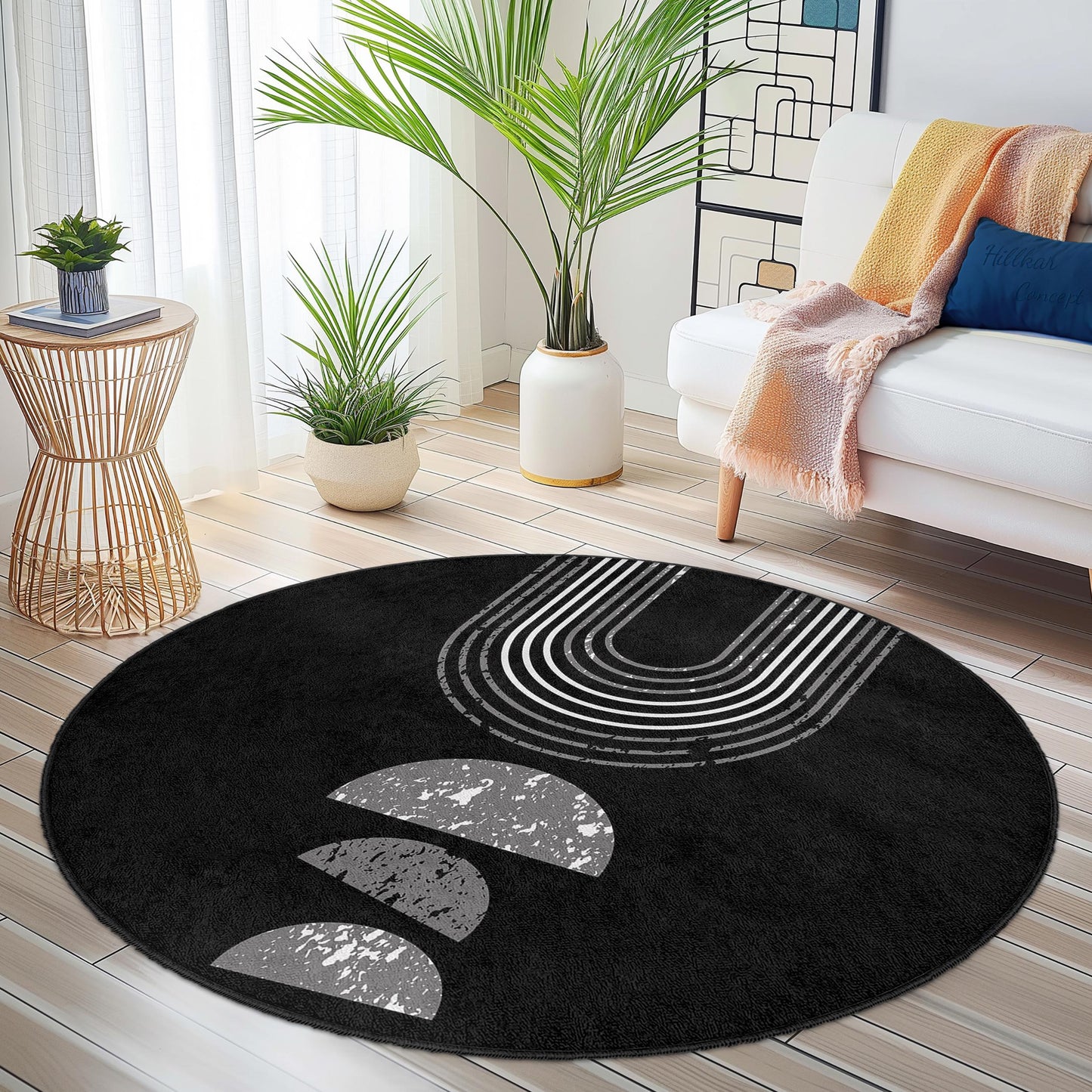 Black and White Geometric Round Area Rug: Modern Minimalist Decor