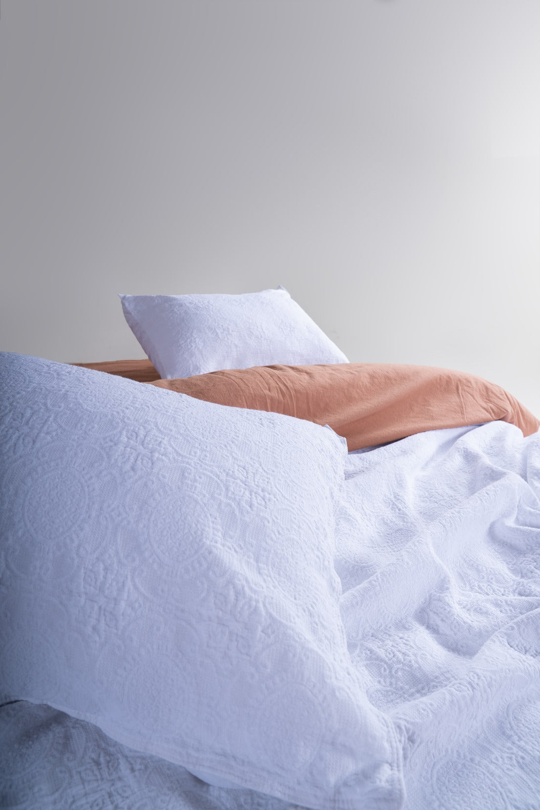 Rilievo Romantic White  - Jacquard Bedspread & Pillowcases